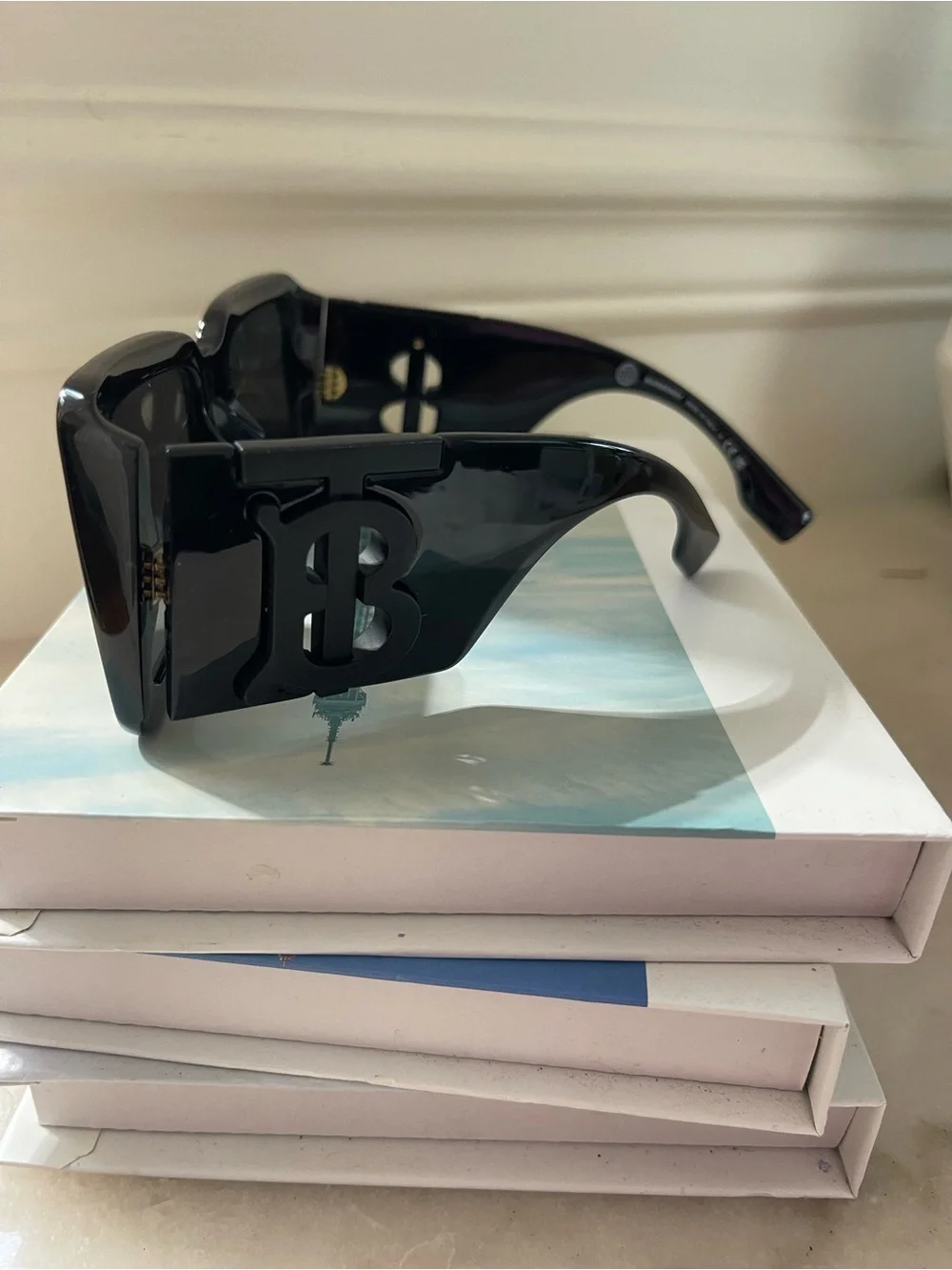 Burberry Black Visor VR/AR Accessory with Embossed 'B' Logo